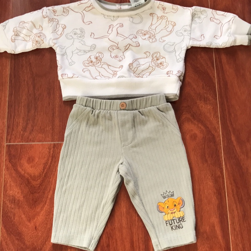 Disney Baby Two-Piece Lion King  Print Set - Green and Cream